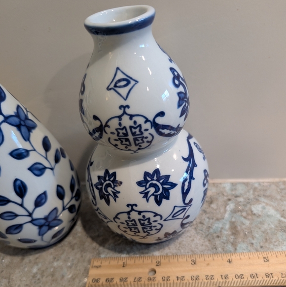 Bombay Company Blue & White Floral Ceramic Vases Set of 2 ~ Diffuser Incense - Picture 11 of 12